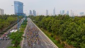 Giải đua xe đạp phong trào TPHCM mừng xuân Tân Sửu 2021 nhìn từ trên cao. Ảnh: Dũng Phương