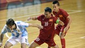 Bảo Quân và Đức Hòa cùng xuất phát ở sân 11 người. Ảnh: Anh Trần