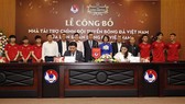 Toàn cảnh lễ ký kết hợp đồng. Ảnh: Đoàn Nhật