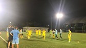 Buổi tập của đội U19 Việt Nam thường kết thúc vào nửa đêm. Ảnh: HỮU THỊNH