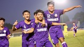 Niềm vui của các cầu thủ B.BD sau chiến thắng trước SLNA