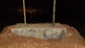 Sụt đất khi đào hố móng, 2 người tử vong