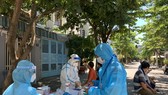 Xét nghiệm SARS-CoV-2 với những trường hợp có liên quan Chợ đầu mối Hòa Cường và Cảng cá Thọ Quang