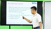 Giảng viên giảng bài cho sinh viên học online tại Trường ĐH Sư phạm Kỹ thuật TPHCM