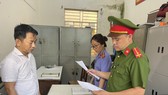 Cơ quan công an đọc quyết định bắt tạm giam đối với Mai Xuân Công