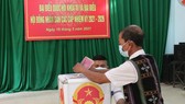 Già Zơrâm Plênh bỏ phiếu bầu sau khi chọn được đại biểu Quốc hội và HĐND các cấp mà mình tin tưởng