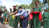 Quang cảnh Lễ truy điệu, an táng hài cốt liệt sĩ