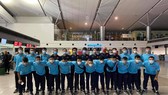 Đội tuyển futsal Việt Nam trước giờ lên đường sang UAE vào tối 15-5. Ảnh: TÚ TRẦN