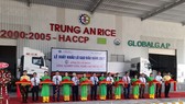 Xuất khẩu lô gạo đầu tiên năm 2021 sang Singapore và Malaysia