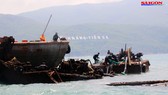 Ra biển xem “vòi bạch tuộc” kéo xác tàu ngàn tấn bị đắm