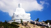 Dòng người đổ về chiêm ngưỡng tượng Phật ngồi cao nhất Đông Nam Á