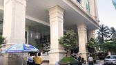 Một phóng viên Báo Pháp Luật TPHCM bị nhiều đối tượng dọa “giết chết cả gia đình“