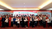 Chương trình tiếp tục trao học bổng tặng 114 học sinh xuất sắc trúng tuyển đại học (học bổng lần 2)