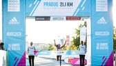 Peres Jepchirchir phá kỷ lục thế giới giải bán marathon toàn nữ RunCzech với siêu phẩm adizero adios Pro