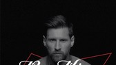 Mừng kỷ lục 644 bàn, Messi tặng bia cho đối thủ