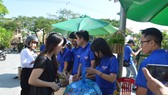 Đổi rác thải nhựa lấy quà