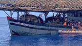 Cứu thuyền viên bị tai biến khi đang hành nghề trên vùng biển quần đảo Hoàng Sa