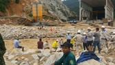 Trong hôm nay 31-10, đưa toàn bộ công nhân nhà máy thủy điện Đăk Mi 2 ra ngoài