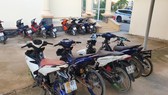 Mật phục bắt nhóm “quái xế” đua xe trên Quốc lộ 50
