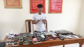 Đối tượng Nguyễn Đình Trưởng và tang vật thu được