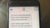 Tin nhắn dọa dùng xăng xử lãnh đạo phòng giáo dục của bà Nhạn