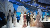 Khánh Vân, Lan Khuê, Lương Thuỳ Linh, Tường San khai mạc Vietnam Runway Fashion Week 2020