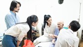 Chuyến từ thiện đầu tiên của Tân Hoa hậu Đỗ Thị Hà