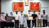 Nghệ sĩ Quyền Linh và những người yêu lan ủng hộ 2 tỷ đồng chống dịch