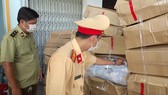 Bắt xe tải vận chuyển số lượng lớn hàng hóa không chứng từ