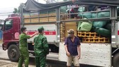 Bắt xe tải chở số lượng lớn phụ tùng máy và hóa chất không rõ nguồn gốc