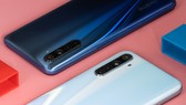 Realme 6 với hai màu: Sao Băng Trắng, Sao Băng Xanh