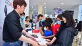 Khách hàng trải nghiệm MateBook D14