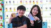 Khách hàng nhận Reno 5 ngày mở bán