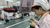 Bên trong nhà máy sản xuất điện thoại di động của VinSmart
