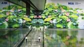 2 bức tranh hoa sen ở Nội Bài đoạt Huy chương vàng Thiết kế quốc tế