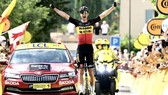 Wout Van Aert một mình về đích chặng 11