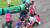 Tay đua Connor Fields được đưa đi cấp cứu