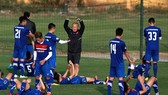 Thầy trò đội U23 Việt Nam trong buổi tập ngày 3-12. Ảnh: MINH HOÀNG