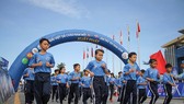 Các VĐV xuất phát ở nôi dung phong trào, học sinh. Ảnh: DŨNG PHƯƠNG