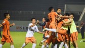 Niềm vui của đội Đà Nẵng sau chiến thắng trước Quảng Nam. Ảnh: ANH TRẦN