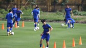 ĐT Việt Nam trên sân tập sáng 26-11. Ảnh: MINH HOÀNG