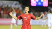 Niềm vui của Văn Đức sau bàn thắng thứ 2. Ảnh: MINH HOÀNG