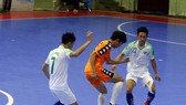 Đội TPHCM (áo trắng) thắng dễ trước Gia Lai. Ảnh: ANH TRẦN