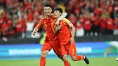 Wu Lei (7) tỏa sáng với cú đúp cho Trung Quốc