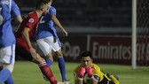 Hàng phòng ngự Than Quảng Ninh đã có trận đấu đầy vất vả. Ảnh: AFC