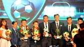 Các cầu thủ được vinh danh tại cuộc bầu chọn năm 2018. Ảnh: NGUYỄN NHÂN