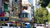 Đưa đi cách ly 35 người Trung Quốc nghi nhập cảnh trái phép, phong tỏa một khách sạn tại quận 1 (TPHCM)