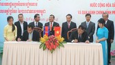 At the signing ceremony of cooperation agreement between Vietnam’s Tay Ninh province and Prey Veng province of Cambodia (Photo: Sggp)
