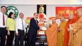 Secretary of the Ho Chi Minh City Party Committee Nguyen Thien Nhan visits the Office 2 of the Vietnam Buddhist Sangha (VBS) at the Quang Duc Monastery in District 3. (Photo: SGGP)