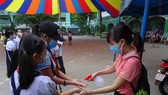 Cán bộ, giáo viên và học sinh thực hiện nghiêm yêu cầu 5K